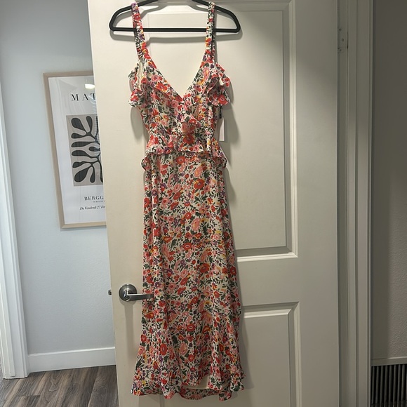 ASTR Wildflower Dress in Pink Red Floral Sz Medium NWT - Picture 4 of 8